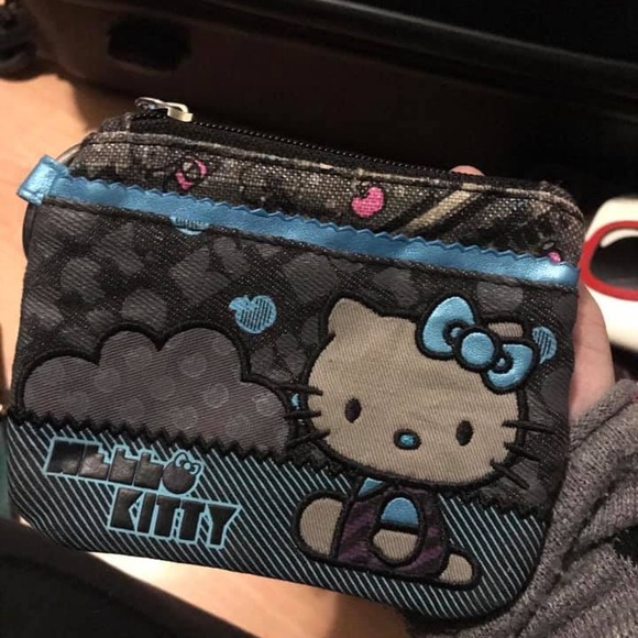 Hello Kitty Wallets and Bags 10$ each - Picture 2 of 7